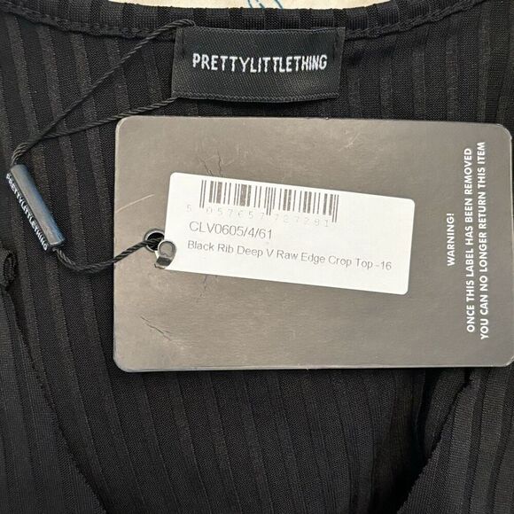 NWT Pretty Little Thing Rib Deep V-neck Raw Edge Crop Tank Top Black Size 12 - Picture 5 of 7